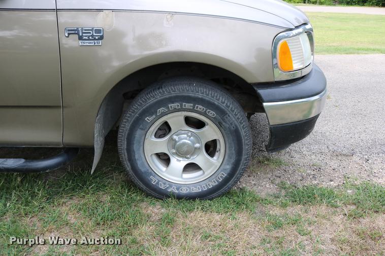 image for item DB9266 2002 Ford F150 XLT pickup truck