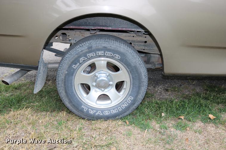 image for item DB9266 2002 Ford F150 XLT pickup truck