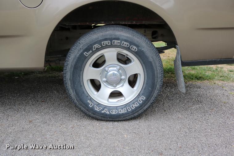 image for item DB9266 2002 Ford F150 XLT pickup truck