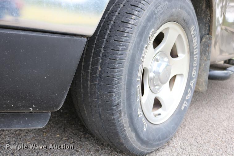 image for item DB9266 2002 Ford F150 XLT pickup truck