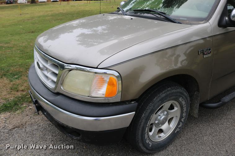 image for item DB9266 2002 Ford F150 XLT pickup truck