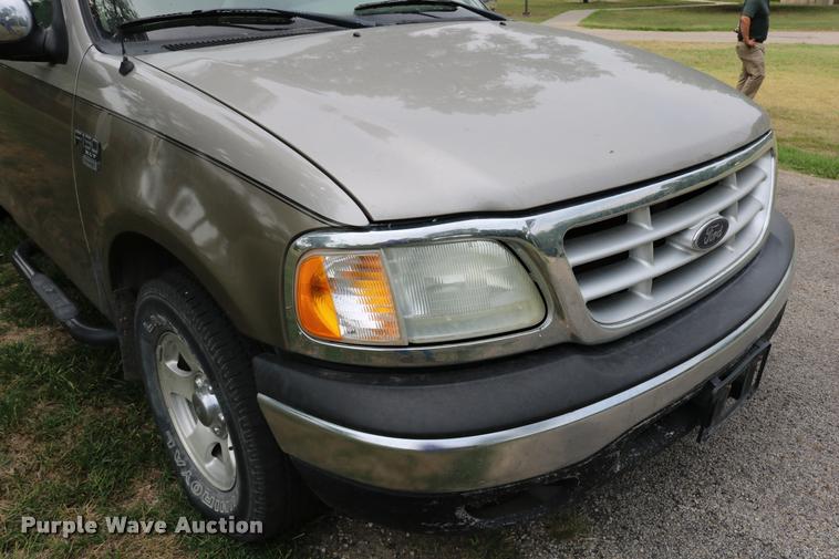 image for item DB9266 2002 Ford F150 XLT pickup truck
