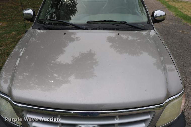 image for item DB9266 2002 Ford F150 XLT pickup truck