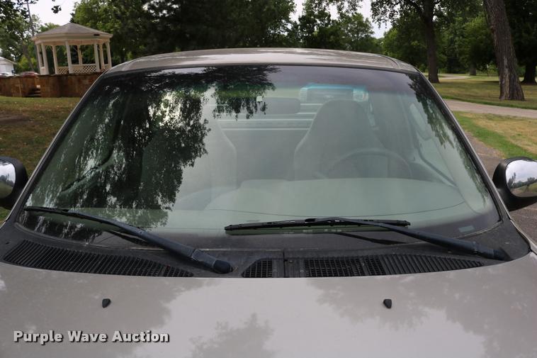 image for item DB9266 2002 Ford F150 XLT pickup truck