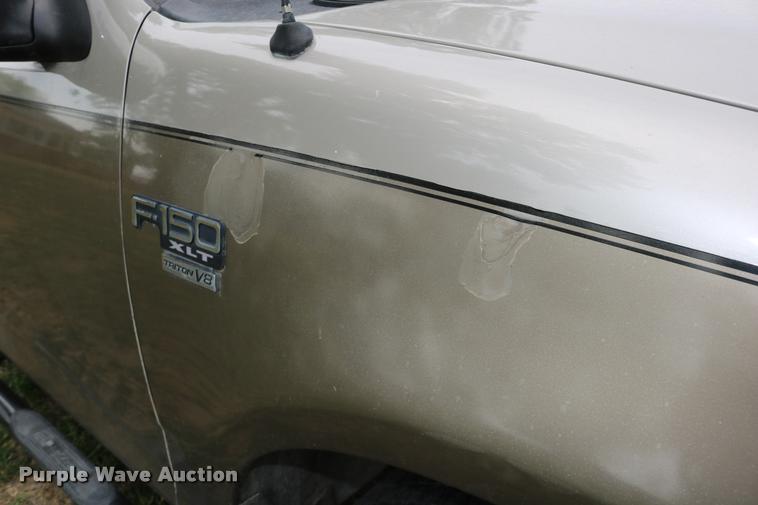 image for item DB9266 2002 Ford F150 XLT pickup truck