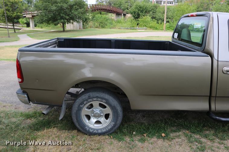 image for item DB9266 2002 Ford F150 XLT pickup truck