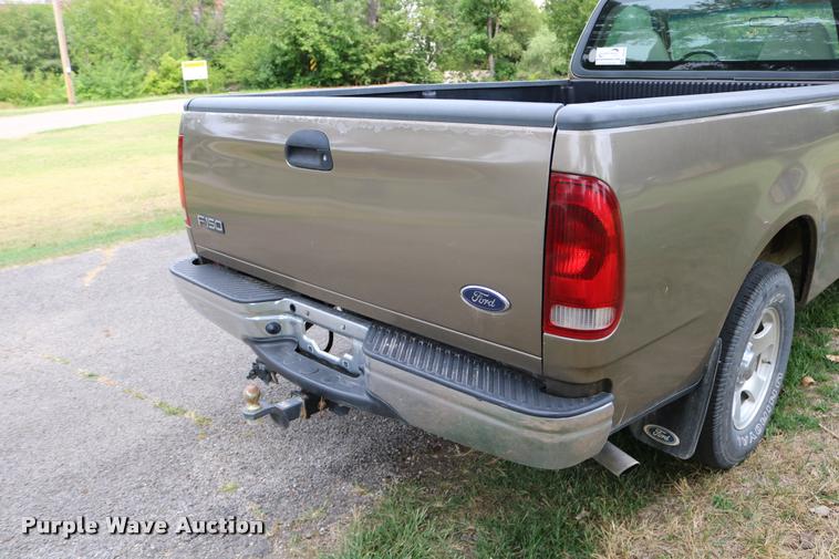 image for item DB9266 2002 Ford F150 XLT pickup truck