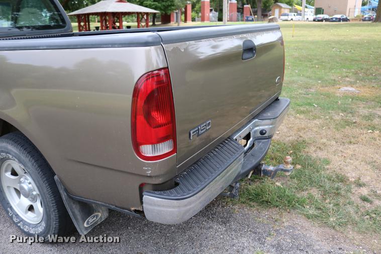 image for item DB9266 2002 Ford F150 XLT pickup truck