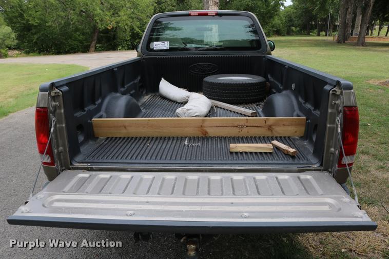 image for item DB9266 2002 Ford F150 XLT pickup truck