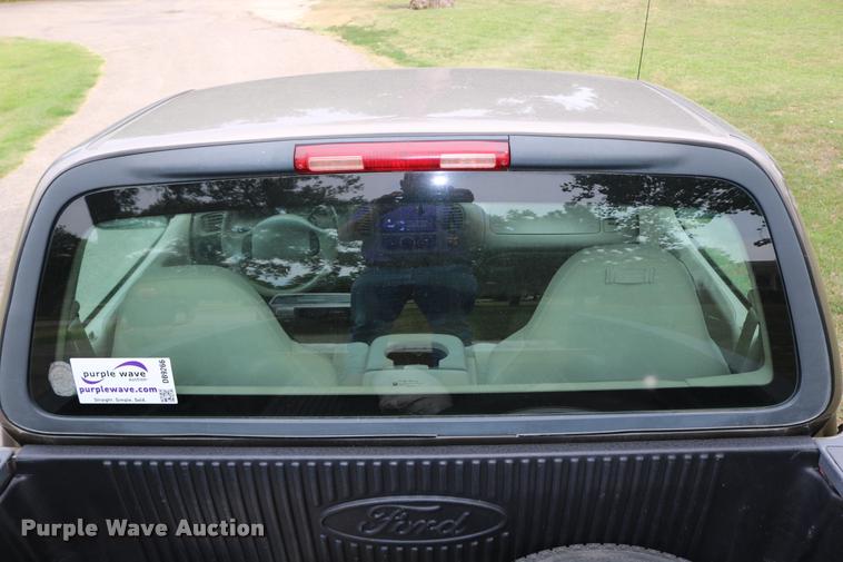 image for item DB9266 2002 Ford F150 XLT pickup truck