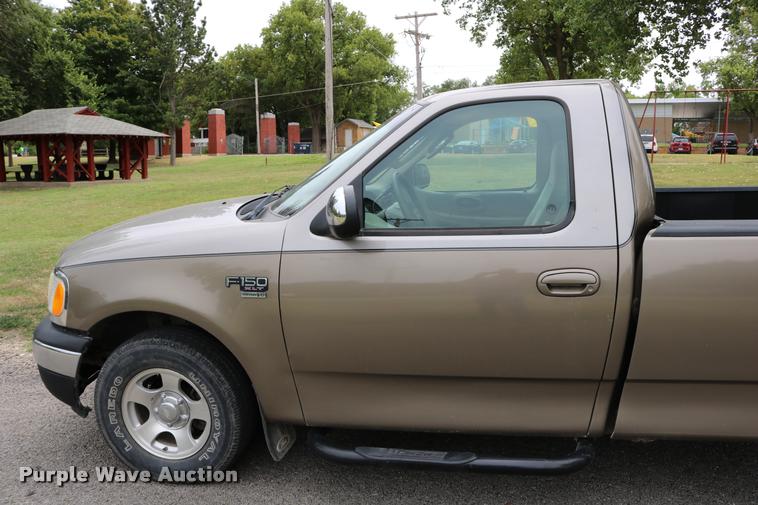 image for item DB9266 2002 Ford F150 XLT pickup truck