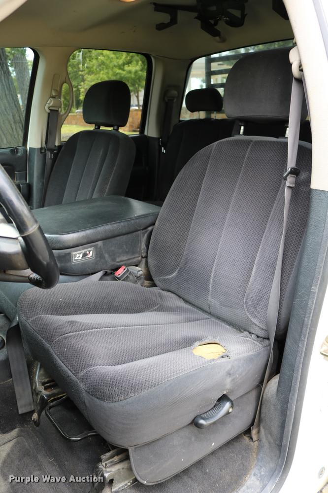 image for item DB9268 2004 Dodge Ram 2500 Quad Cab flatbed pickup truck