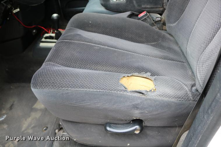 image for item DB9268 2004 Dodge Ram 2500 Quad Cab flatbed pickup truck