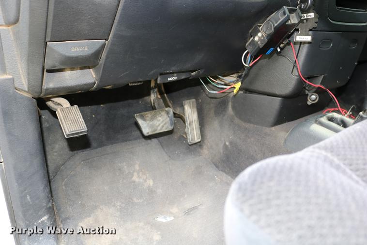 image for item DB9268 2004 Dodge Ram 2500 Quad Cab flatbed pickup truck