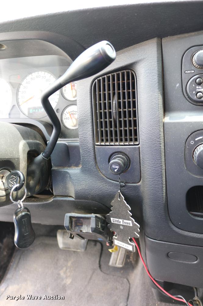 image for item DB9268 2004 Dodge Ram 2500 Quad Cab flatbed pickup truck