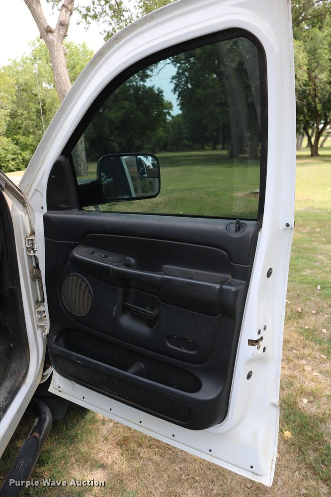 image for item DB9268 2004 Dodge Ram 2500 Quad Cab flatbed pickup truck