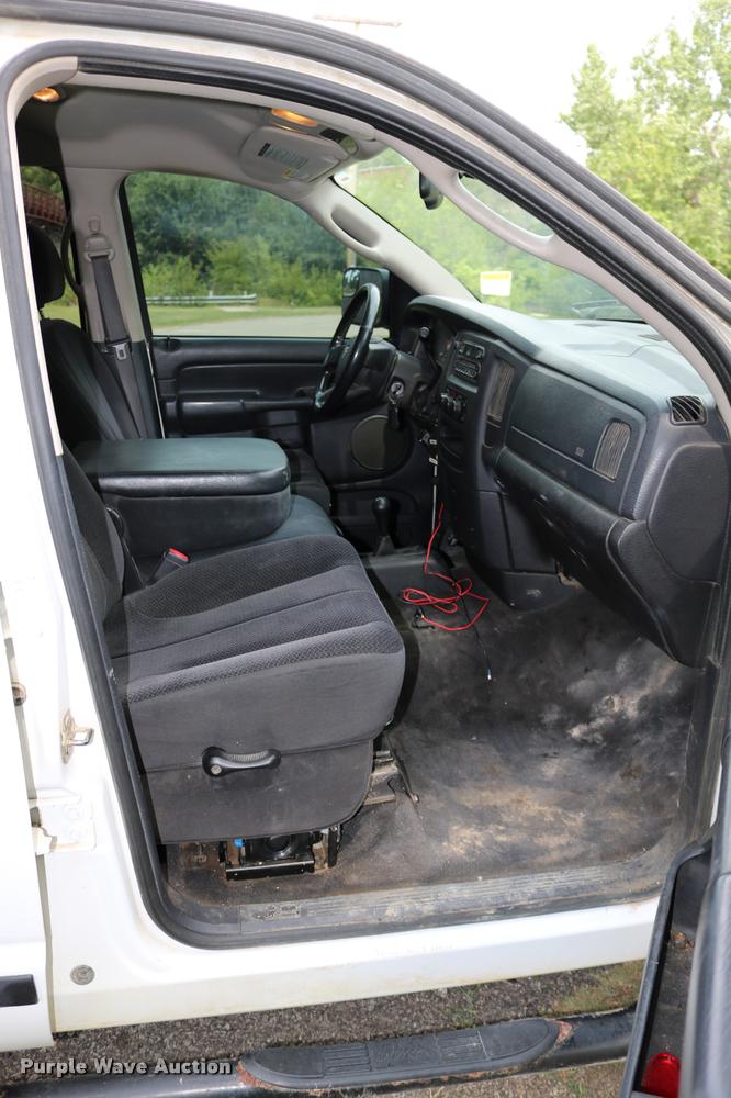 image for item DB9268 2004 Dodge Ram 2500 Quad Cab flatbed pickup truck