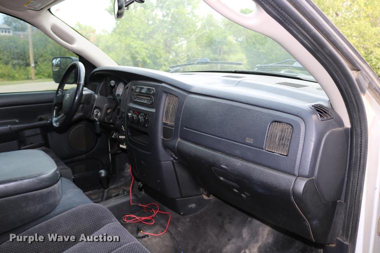 image for item DB9268 2004 Dodge Ram 2500 Quad Cab flatbed pickup truck