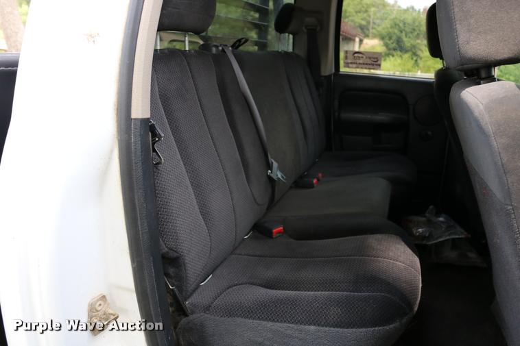 image for item DB9268 2004 Dodge Ram 2500 Quad Cab flatbed pickup truck