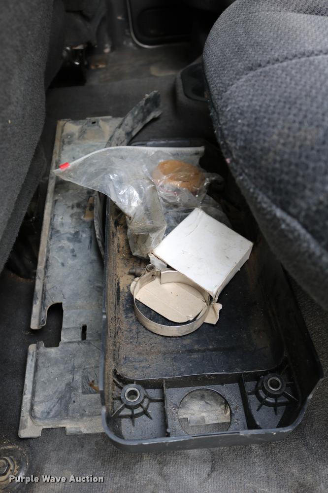 image for item DB9268 2004 Dodge Ram 2500 Quad Cab flatbed pickup truck