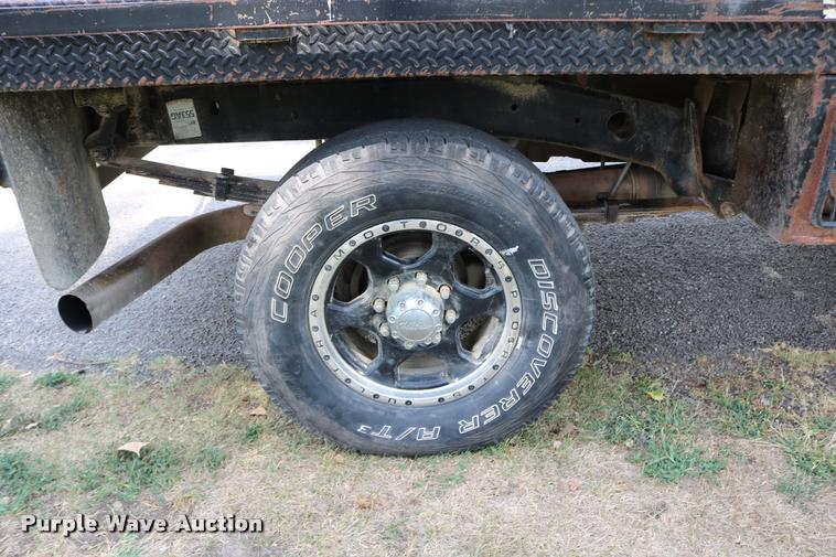 image for item DB9268 2004 Dodge Ram 2500 Quad Cab flatbed pickup truck