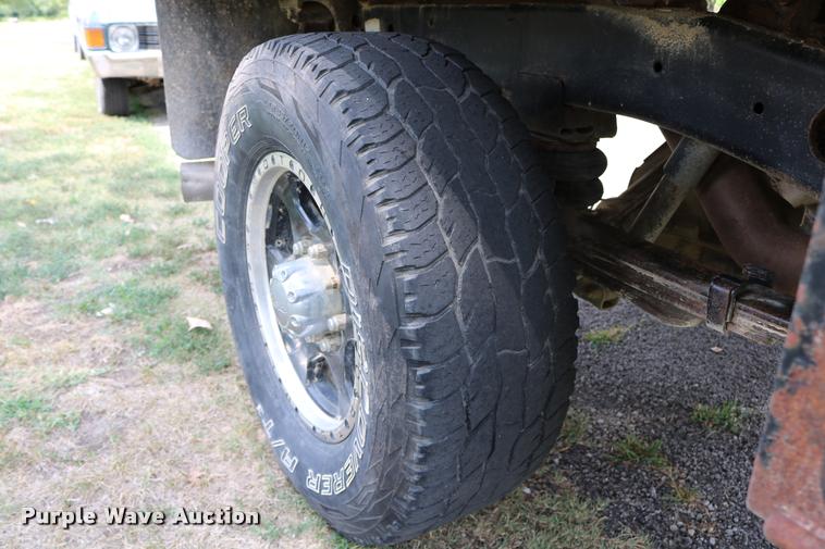 image for item DB9268 2004 Dodge Ram 2500 Quad Cab flatbed pickup truck