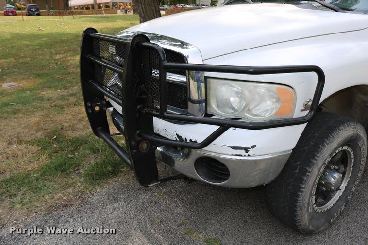 image for item DB9268 2004 Dodge Ram 2500 Quad Cab flatbed pickup truck