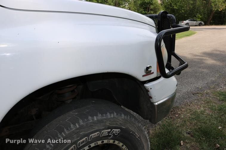 image for item DB9268 2004 Dodge Ram 2500 Quad Cab flatbed pickup truck