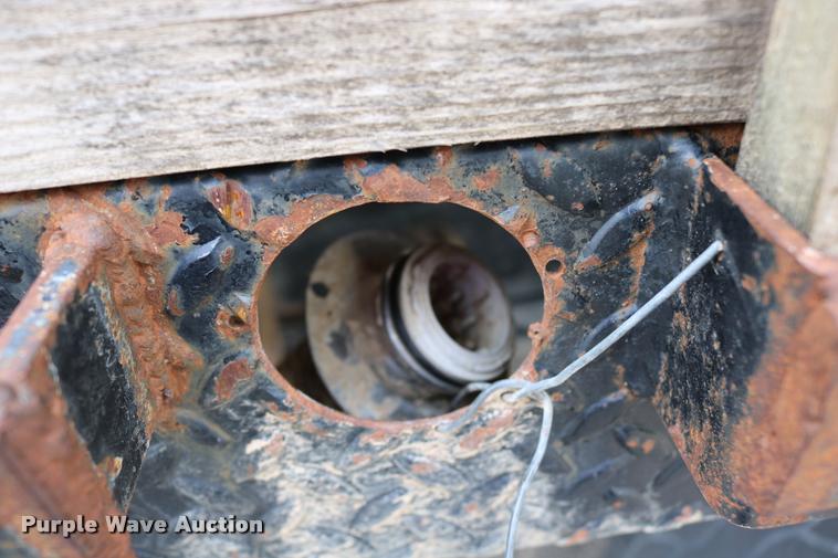 image for item DB9268 2004 Dodge Ram 2500 Quad Cab flatbed pickup truck