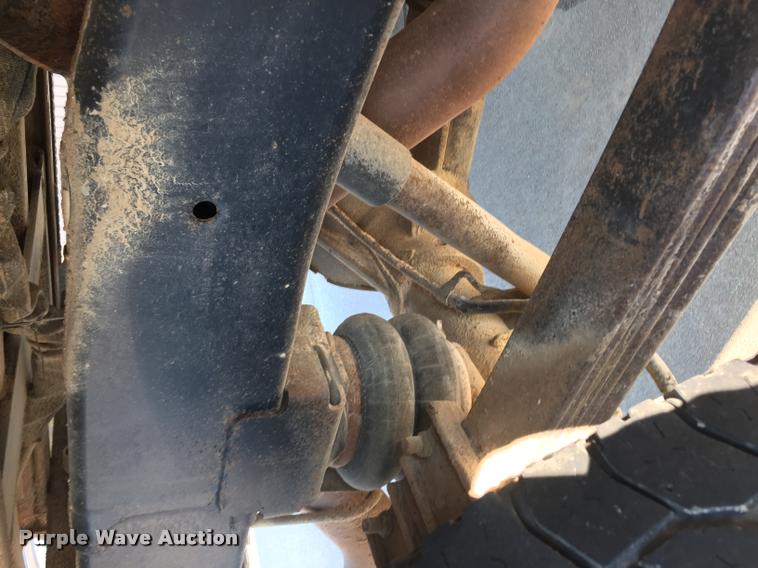 image for item DB9268 2004 Dodge Ram 2500 Quad Cab flatbed pickup truck