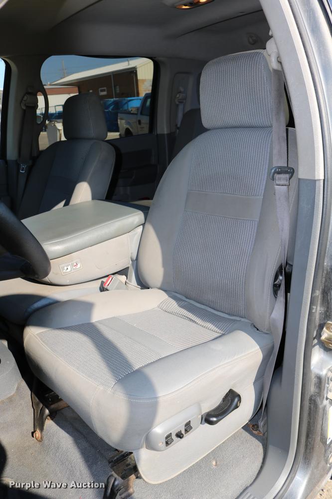 image for item DB9276 2006 Dodge Ram 2500 Mega Cab pickup truck