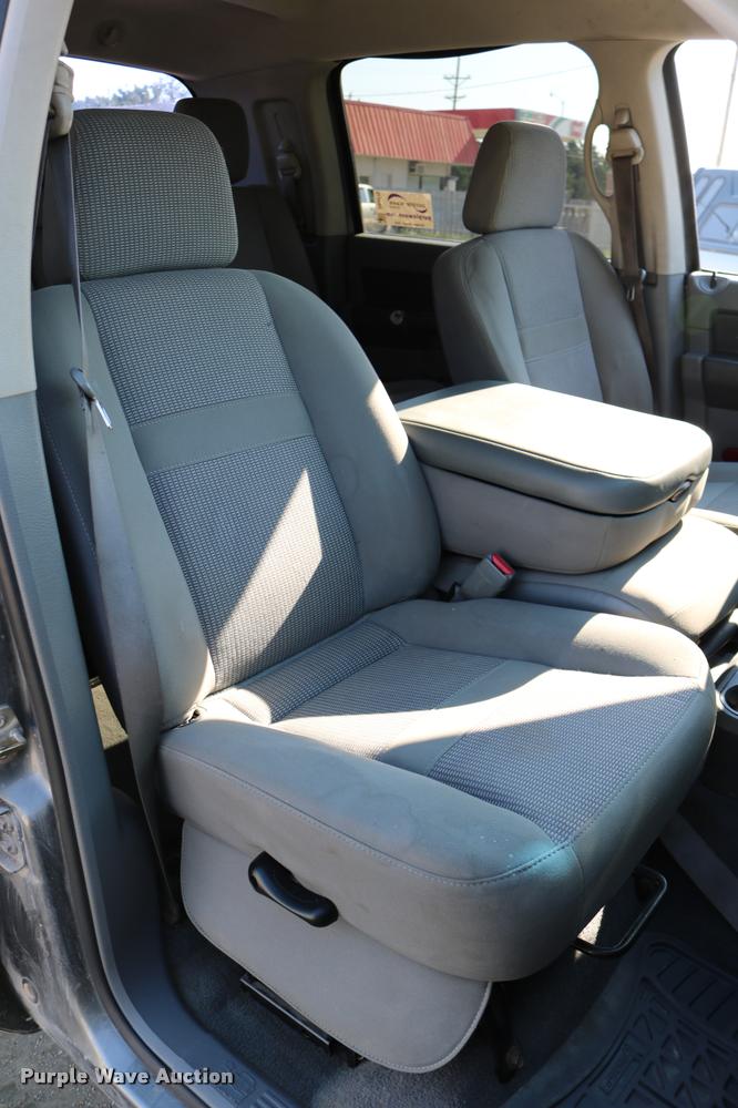 image for item DB9276 2006 Dodge Ram 2500 Mega Cab pickup truck