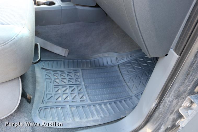 image for item DB9276 2006 Dodge Ram 2500 Mega Cab pickup truck