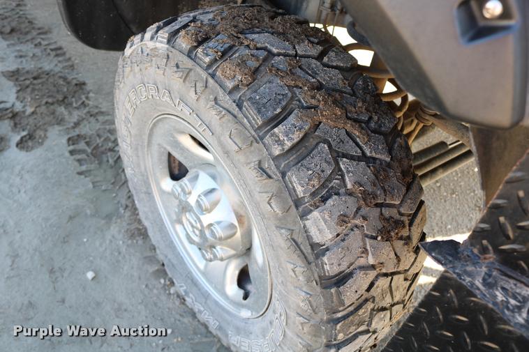 image for item DB9276 2006 Dodge Ram 2500 Mega Cab pickup truck