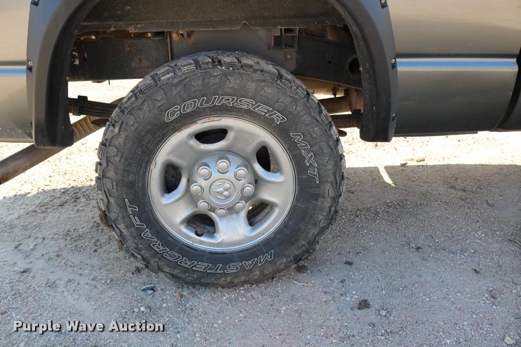 image for item DB9276 2006 Dodge Ram 2500 Mega Cab pickup truck