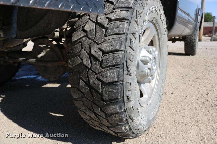 image for item DB9276 2006 Dodge Ram 2500 Mega Cab pickup truck