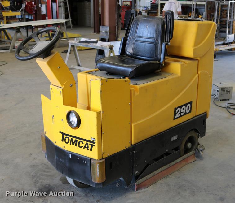 image for item DB9313 Tomcat 29 floor machine