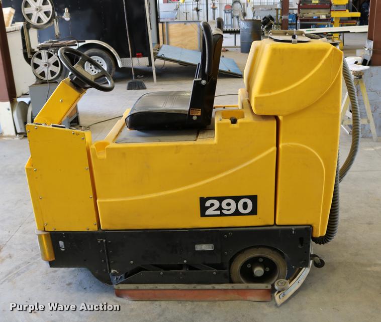 image for item DB9313 Tomcat 29 floor machine