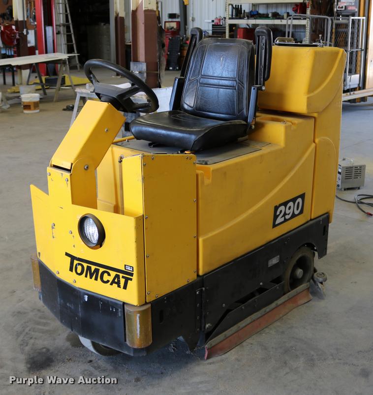 image for item DB9313 Tomcat 29 floor machine