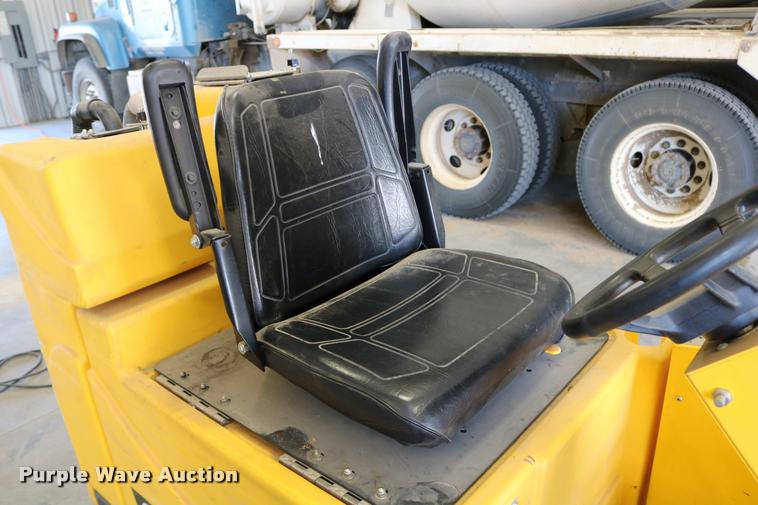 image for item DB9313 Tomcat 29 floor machine