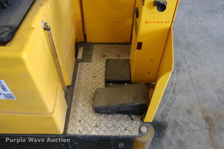 image for item DB9313 Tomcat 29 floor machine