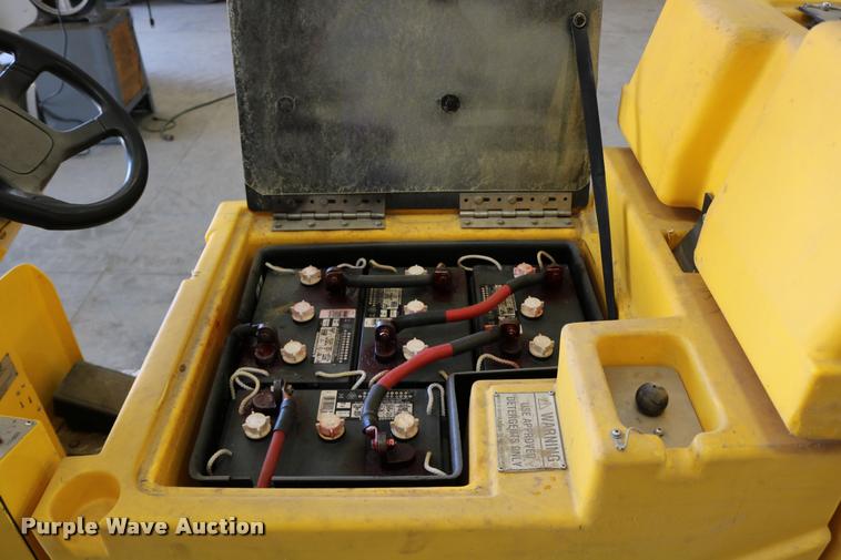 image for item DB9313 Tomcat 29 floor machine