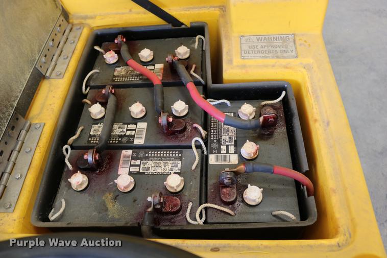 image for item DB9313 Tomcat 29 floor machine