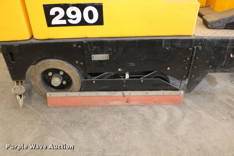 image for item DB9313 Tomcat 29 floor machine