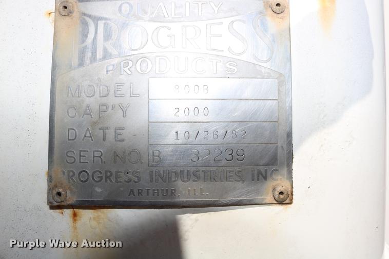 image for item DB9323 1983 Ford F800 fuel truck