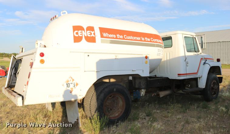 image for item DB9361 1981 International 1824 propane truck