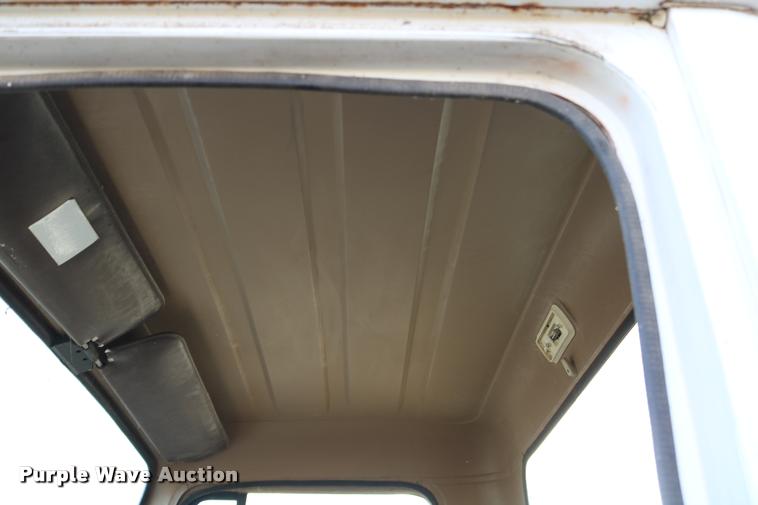 image for item DB9361 1981 International 1824 propane truck