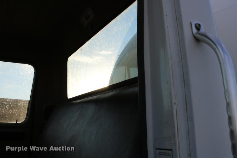 image for item DB9361 1981 International 1824 propane truck