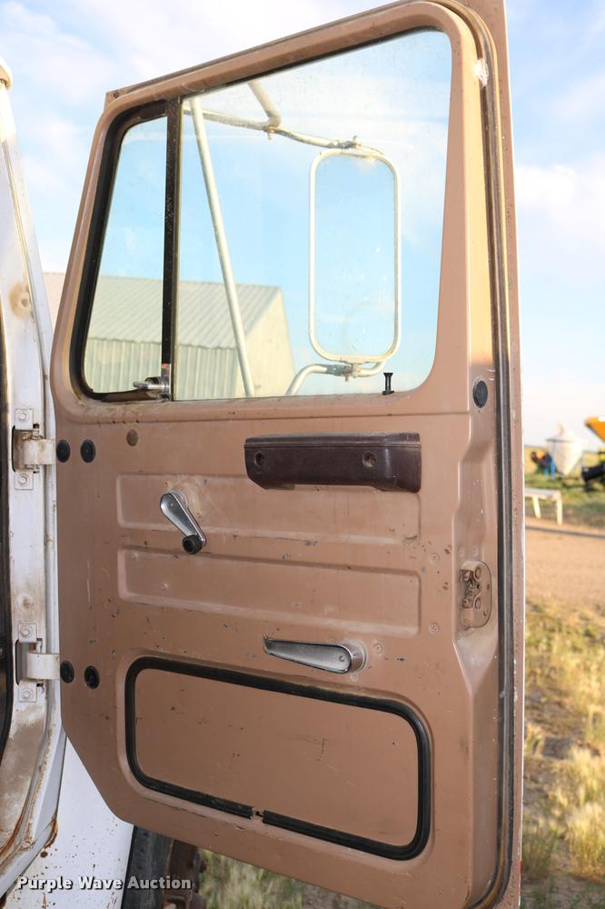 image for item DB9361 1981 International 1824 propane truck