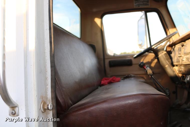 image for item DB9361 1981 International 1824 propane truck